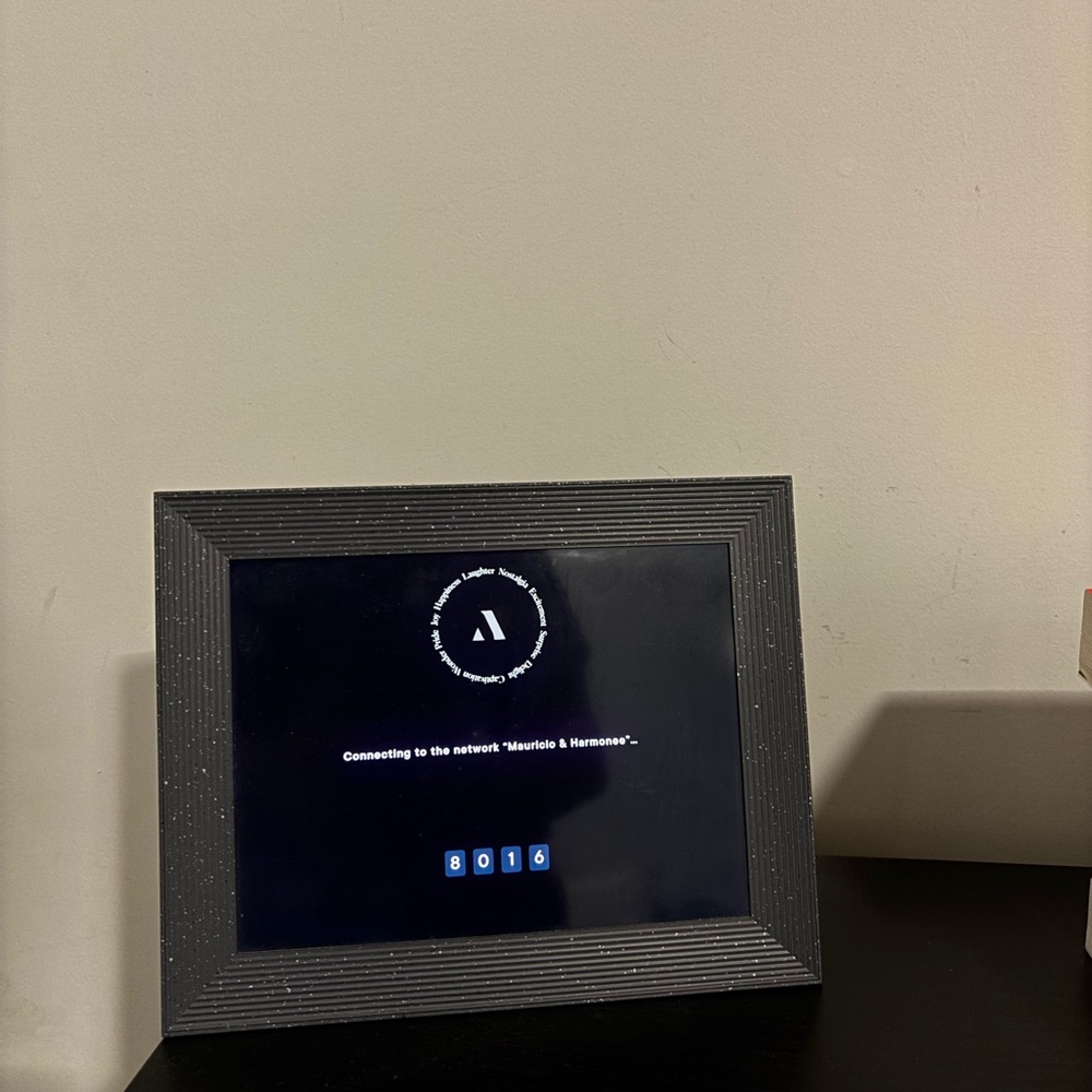 Aura Black Digital Frame